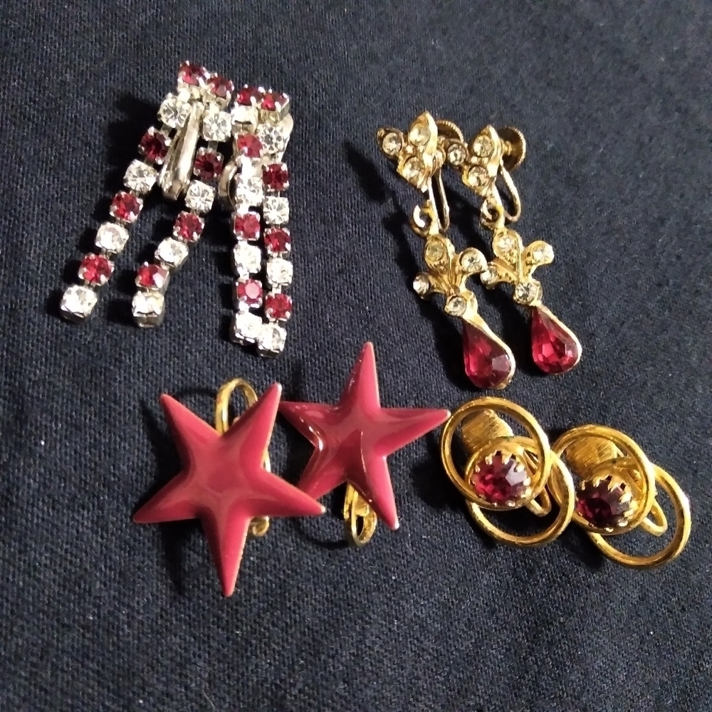 Set of 4 vintage pairs of red clip on earrings